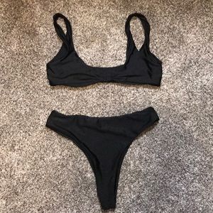 High waited black bikini